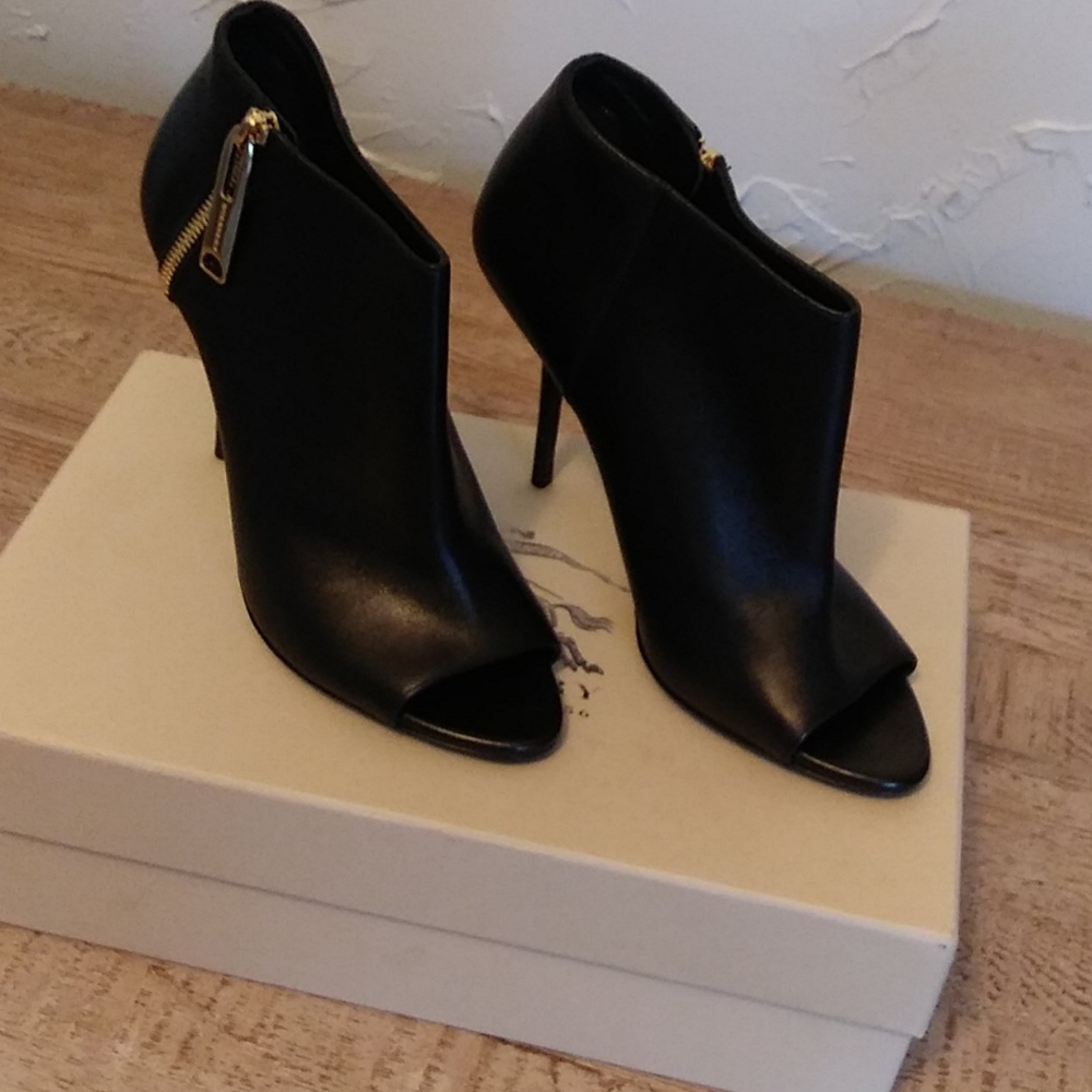 Burberry booties